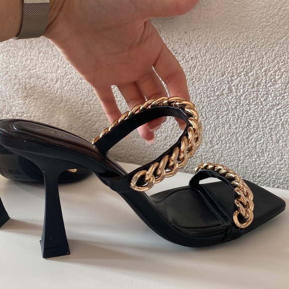 Zara Black Heels With Gold Chain - Picture 3 of 5